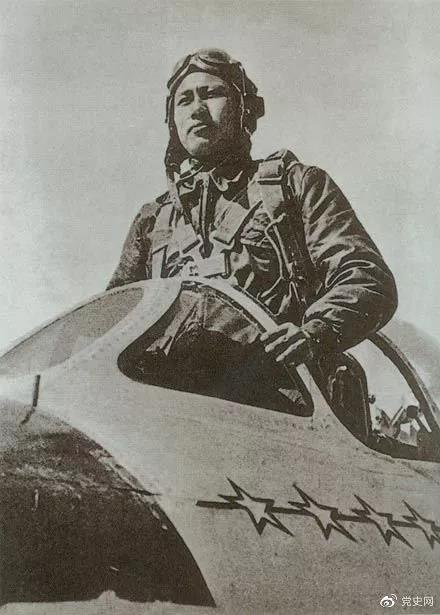 1952年2月10日,志愿军空军一级战斗英雄张积慧一举击落号称“空中一霸”的美国超级王牌飞行员乔治·阿·戴维斯所驾驶的飞机。
