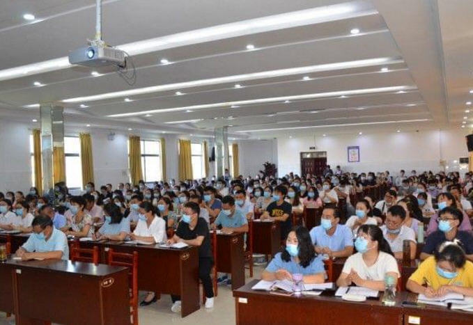 全面提升教师队伍素质培训开班仪式