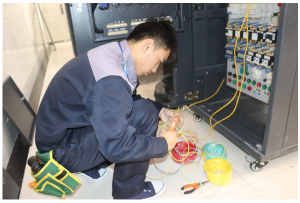 郑州市第五届职业技能竞赛—机电一体化大赛在我院隆重举行